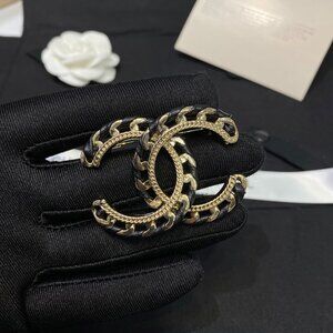 Chanel Women' brooch